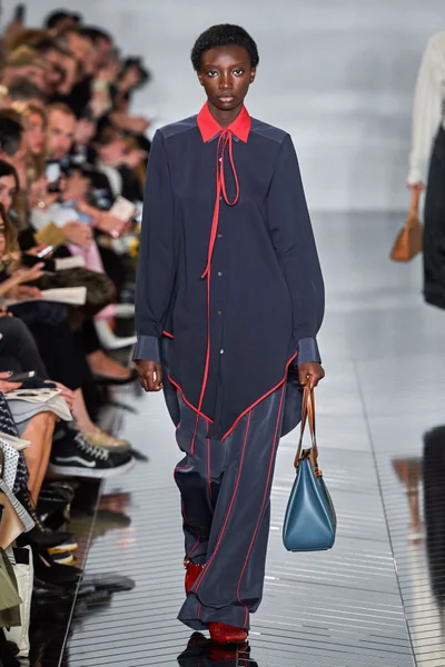 Look 19